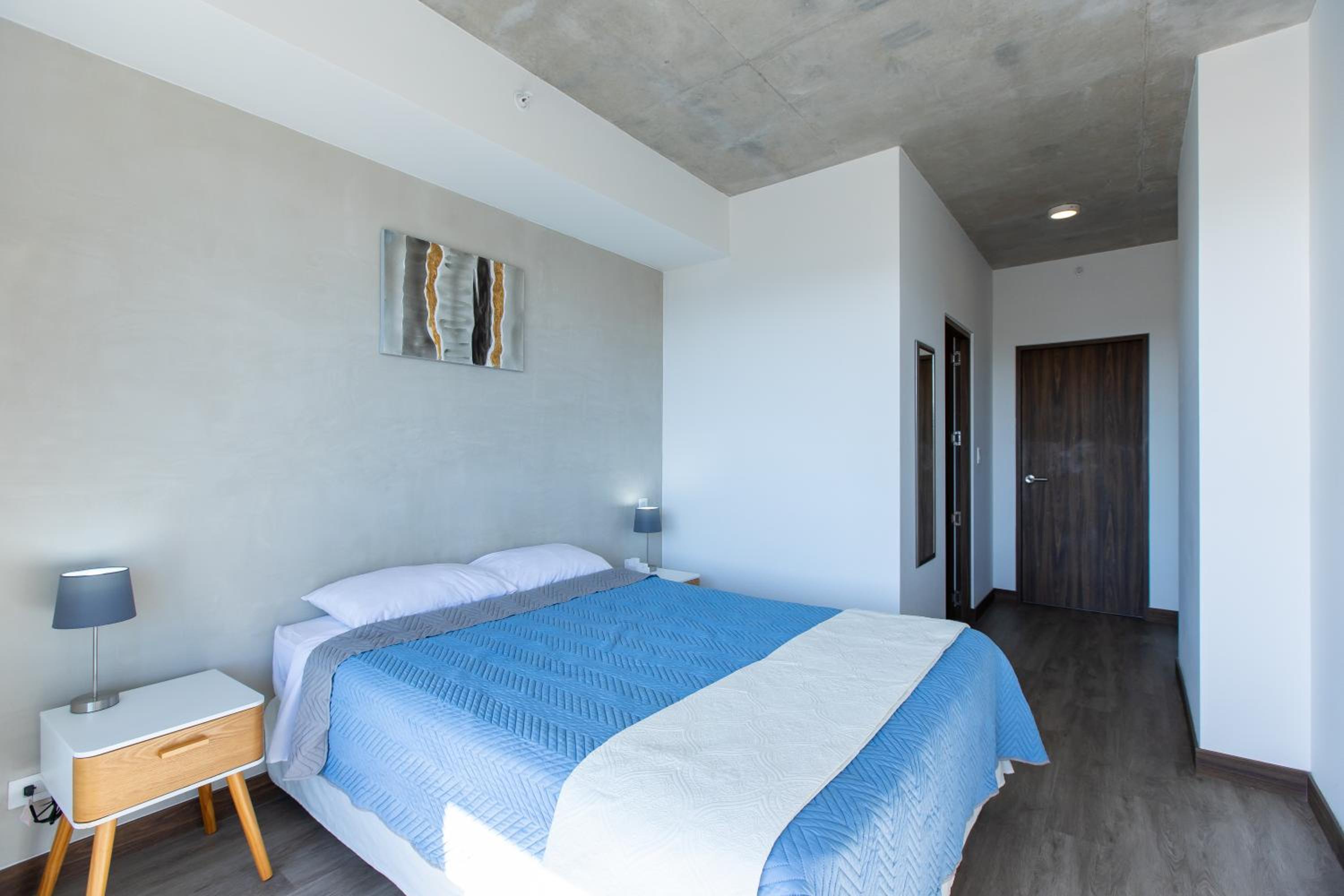 Modern Work & Stay Apt