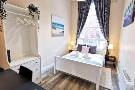 Great Central Location 1BED APT Off OConnell ST