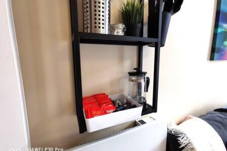 Great Central Location 1BED APT Off OConnell ST