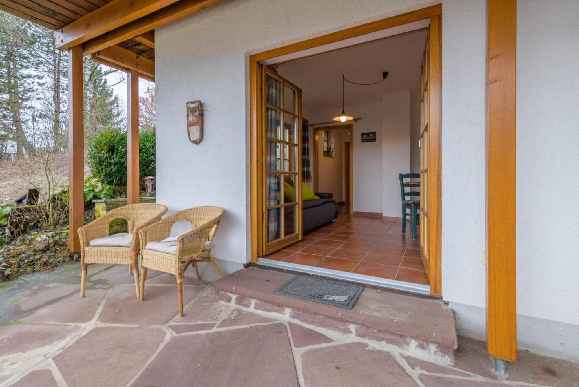 Holz-Ferienhaus Oberbrändi: Kachelofen, Sauna, WLAN, am Wald view 2