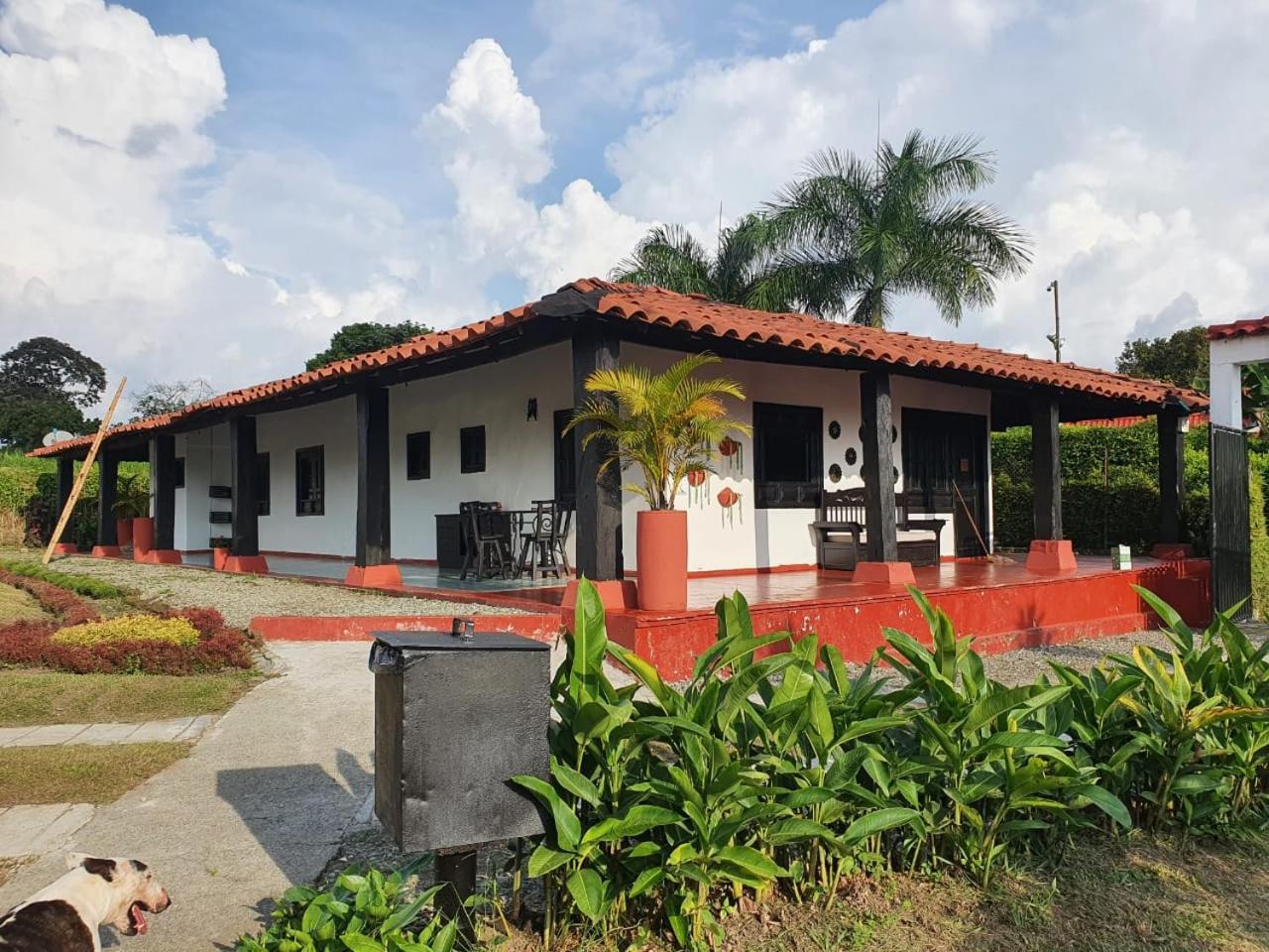Finca cerca Armenia y al aeropuerto