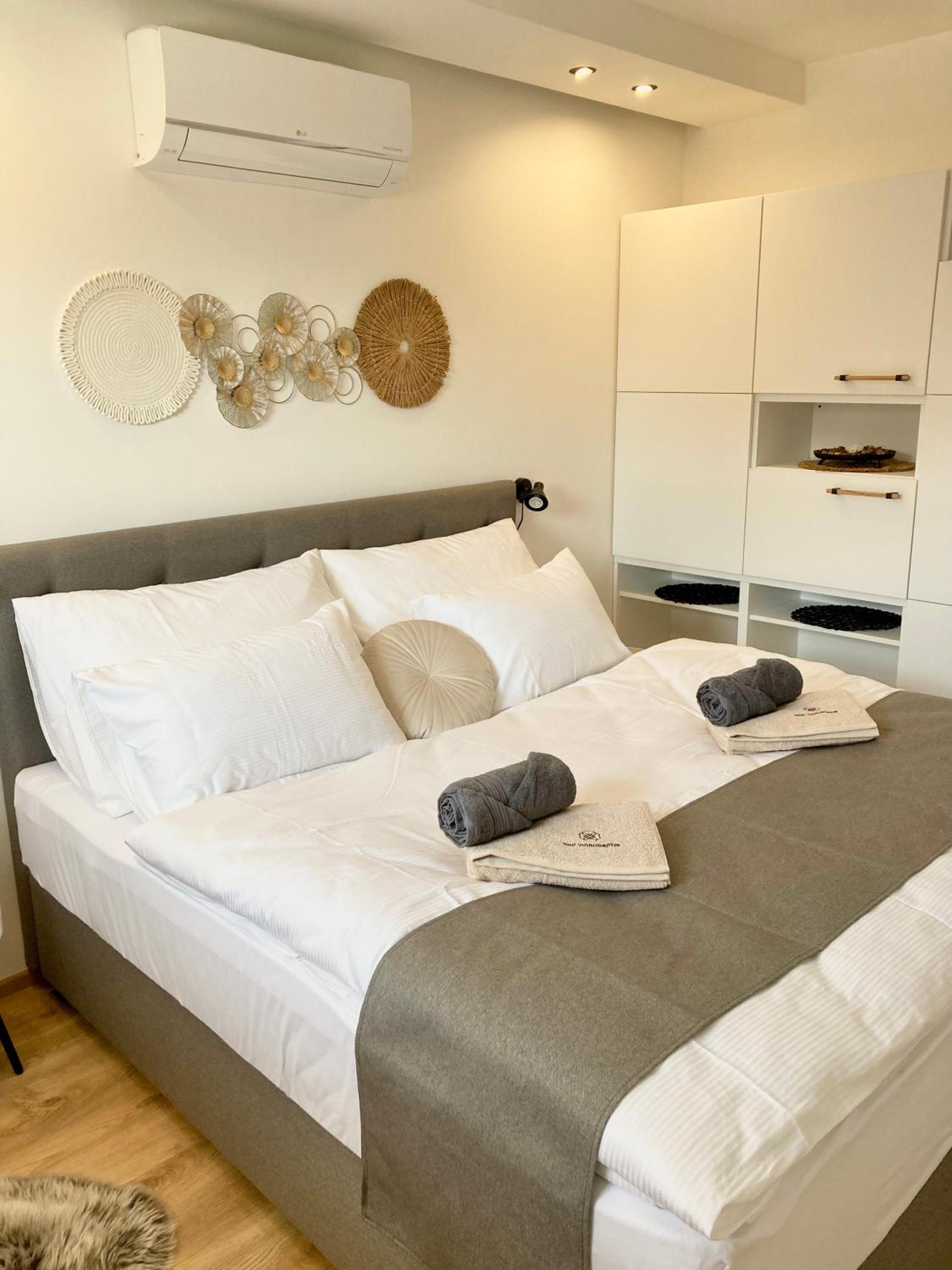 Pod vinohradem - apartmány & vinné sklepy
