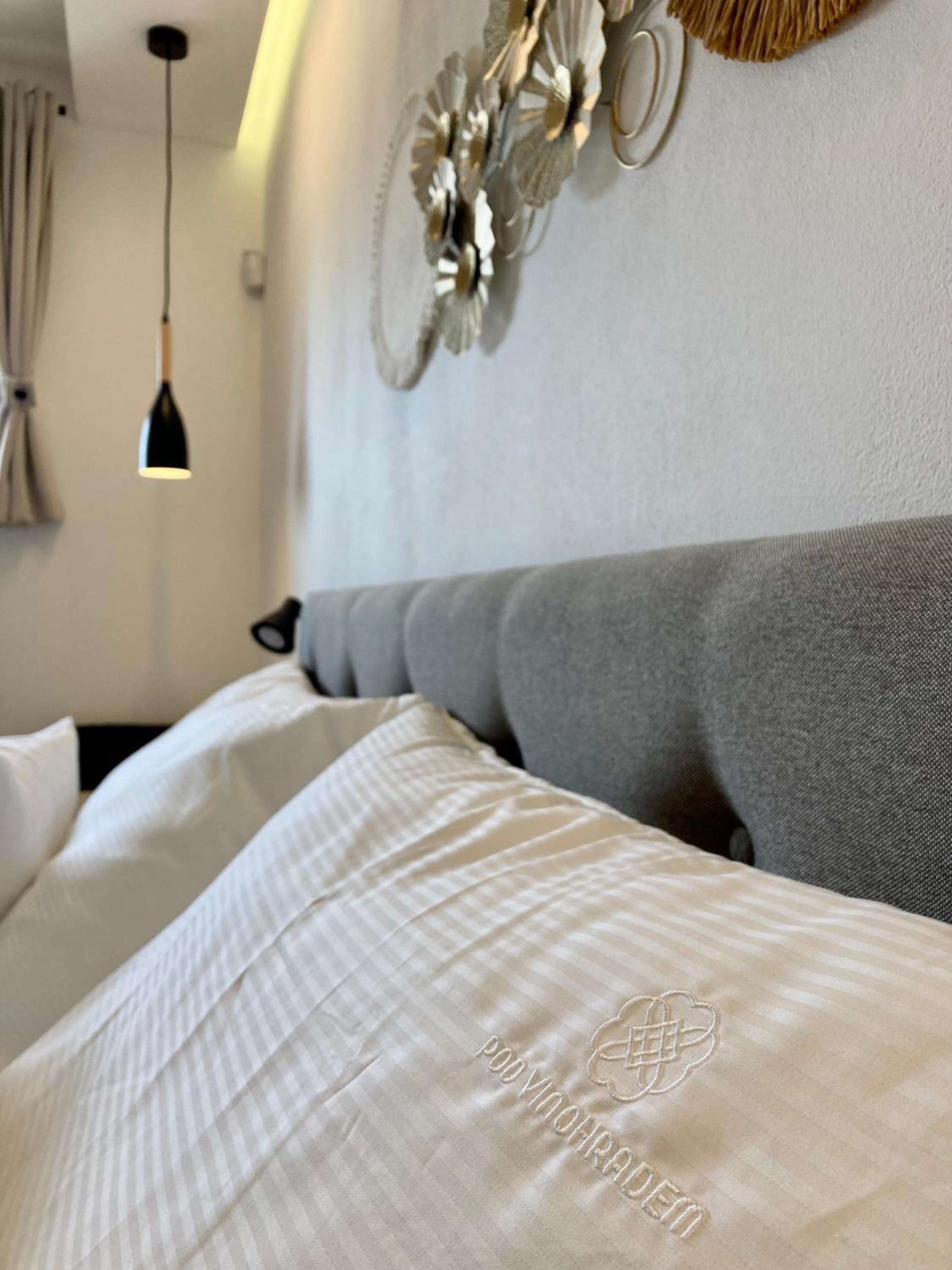 Pod vinohradem - apartmány & vinné sklepy