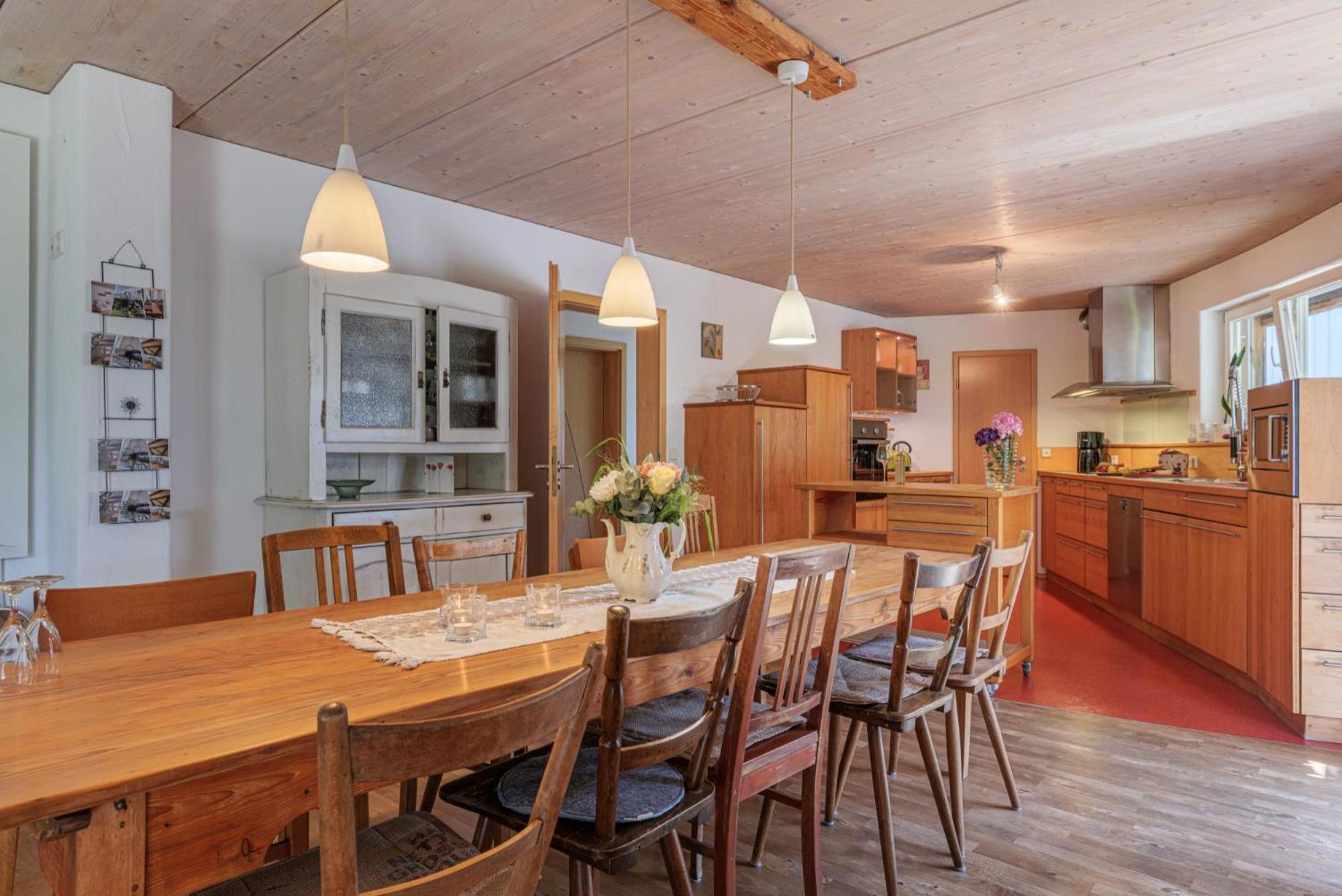 Ferienhaus Dornstetten: Sonniges Design Haus: Kamin, Sauna, Hot Pot, Zaun view 3