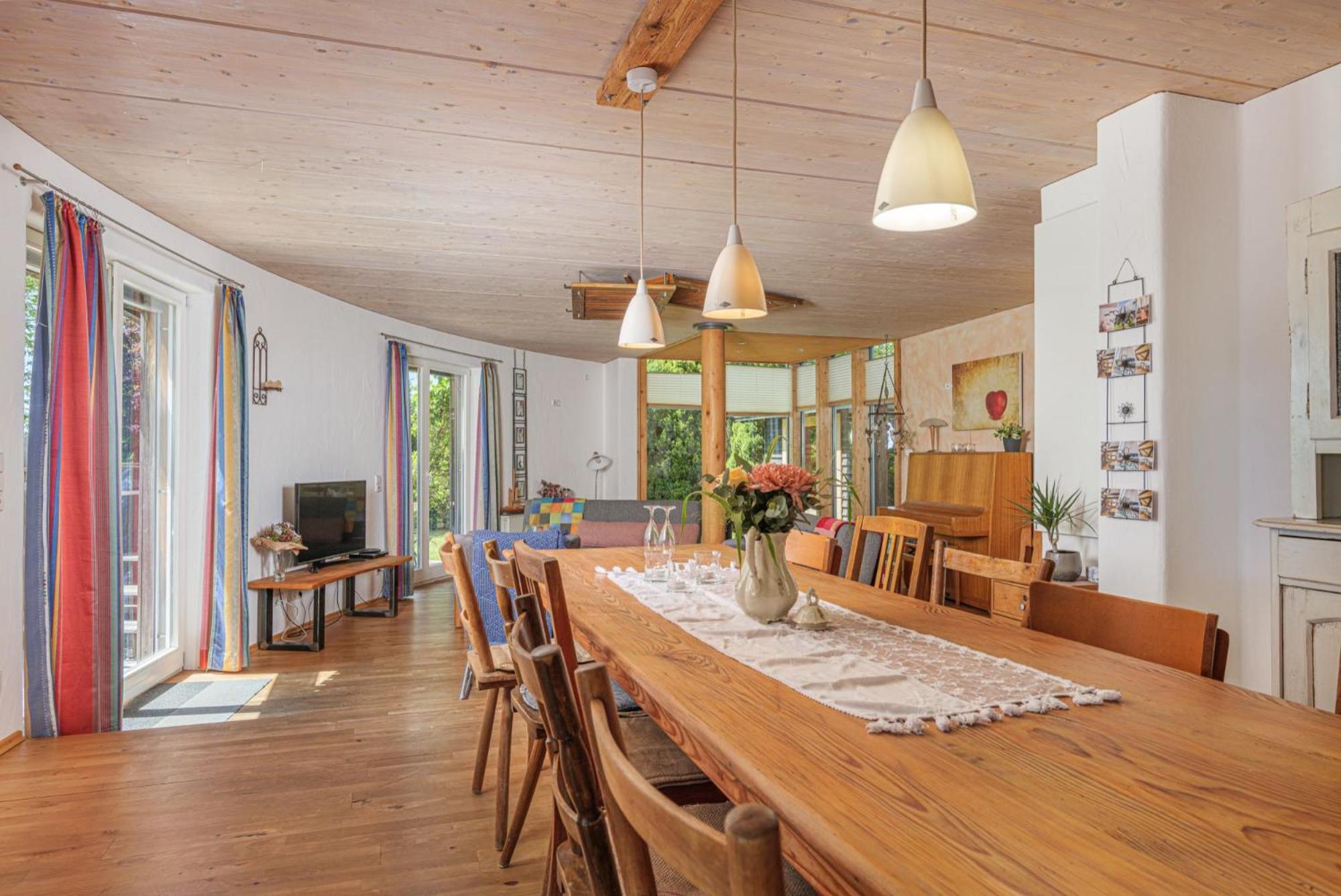 Ferienhaus Dornstetten: Sonniges Design Haus: Kamin, Sauna, Hot Pot, Zaun view 5
