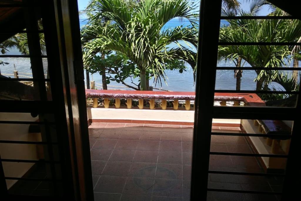 Beachfront house in Baua with swimming pool.