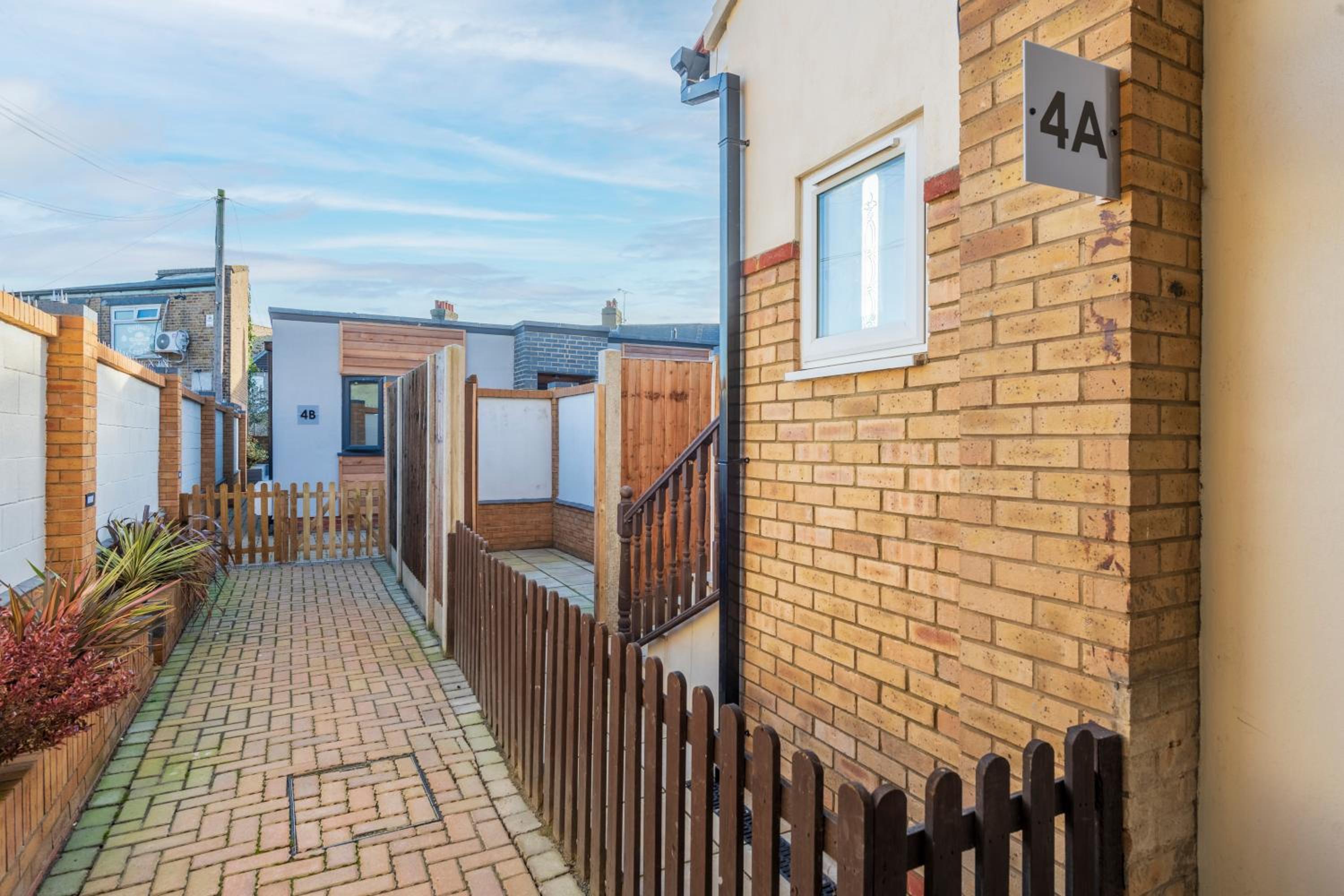 Cosy 2 Bedroom Flat in East Ham, Close to Excel