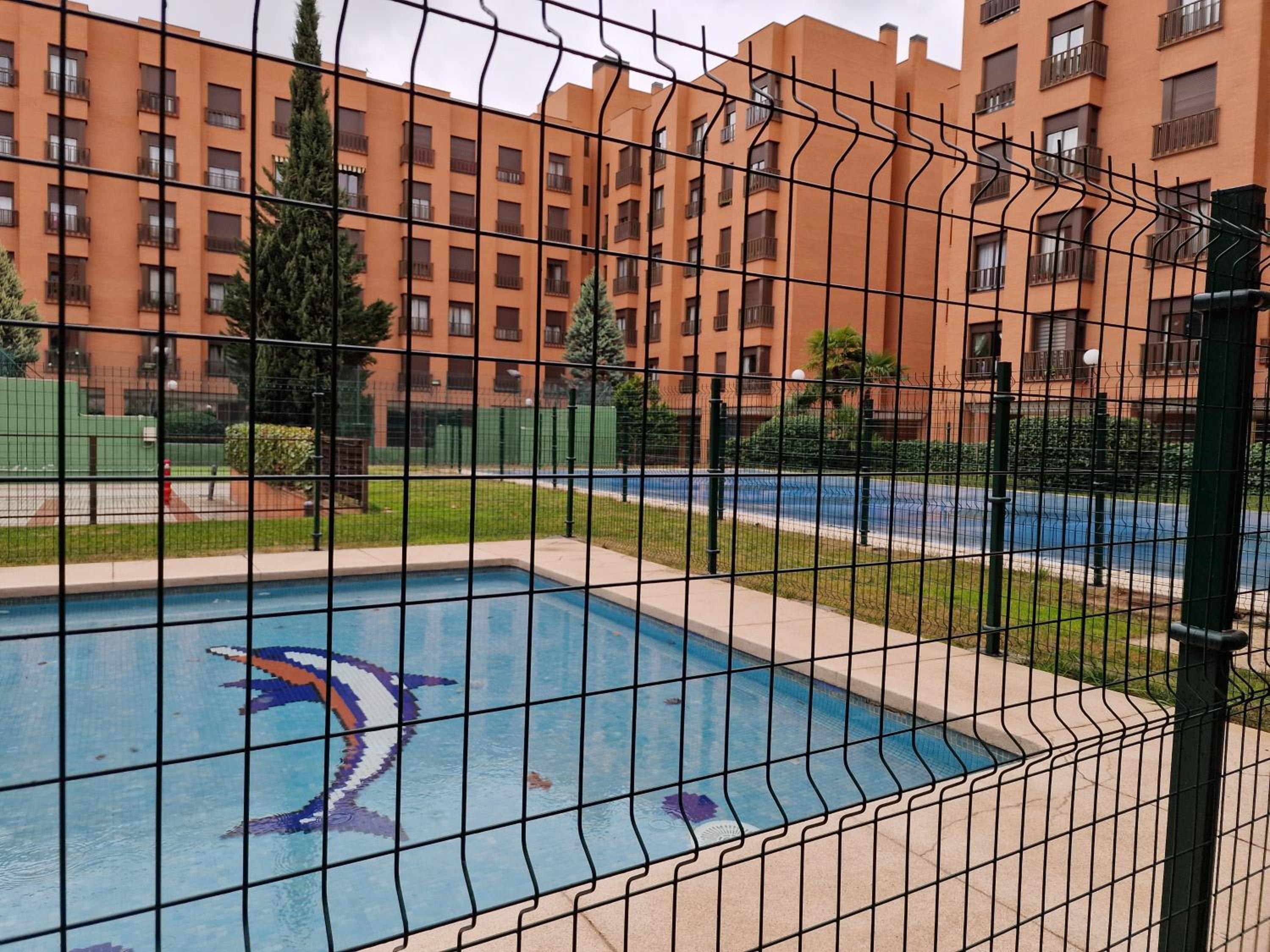 Samaniego, piscina y garaje junto Cívitas Metropolitano y aeropuerto