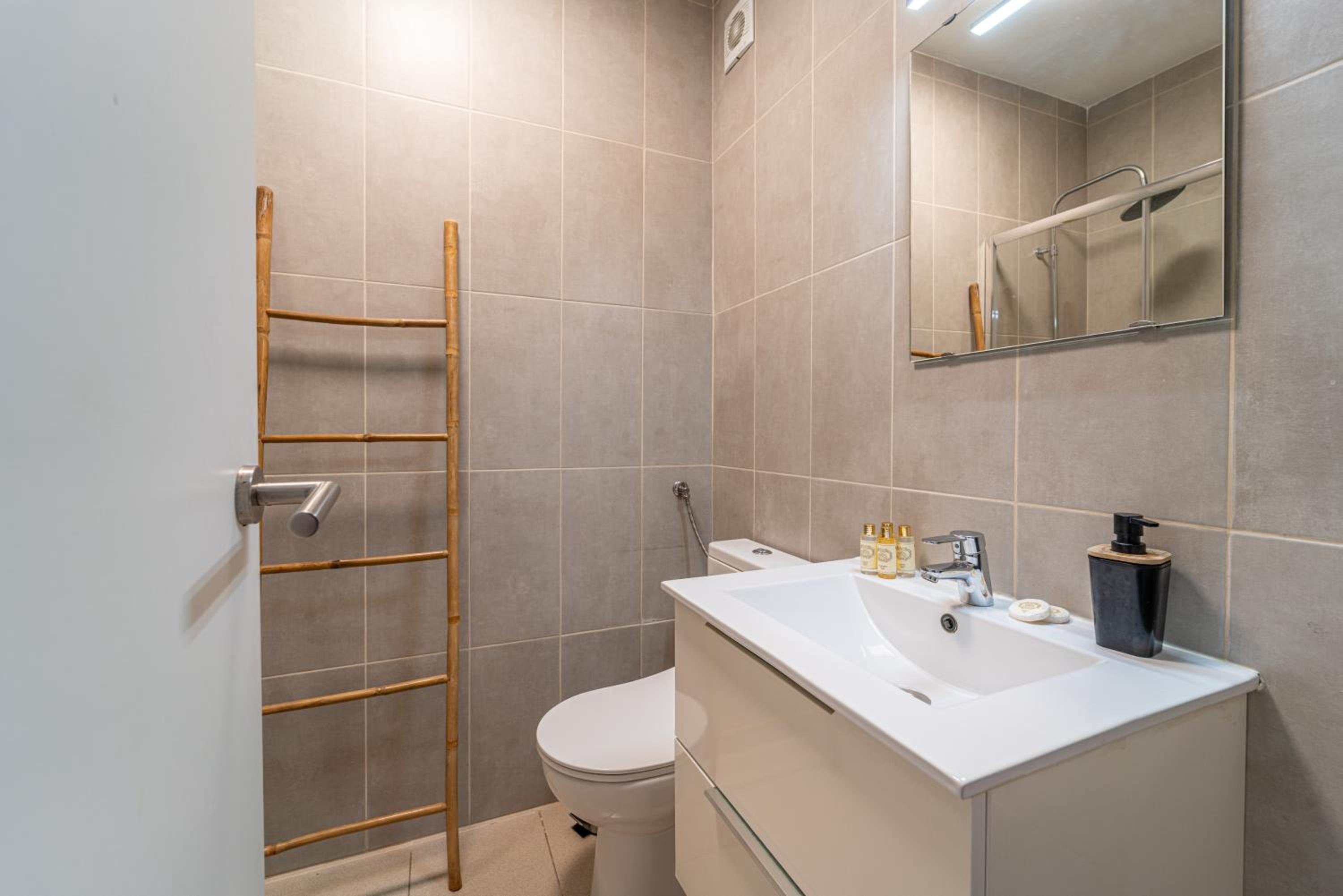 Passport Beach Apartment - 409 by HelloVacations view 5