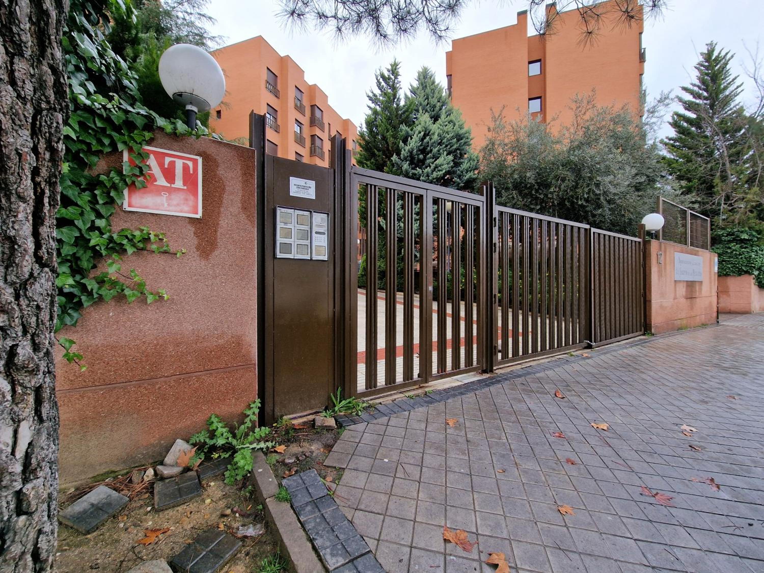 Samaniego, piscina y garaje junto Cívitas Metropolitano y aeropuerto