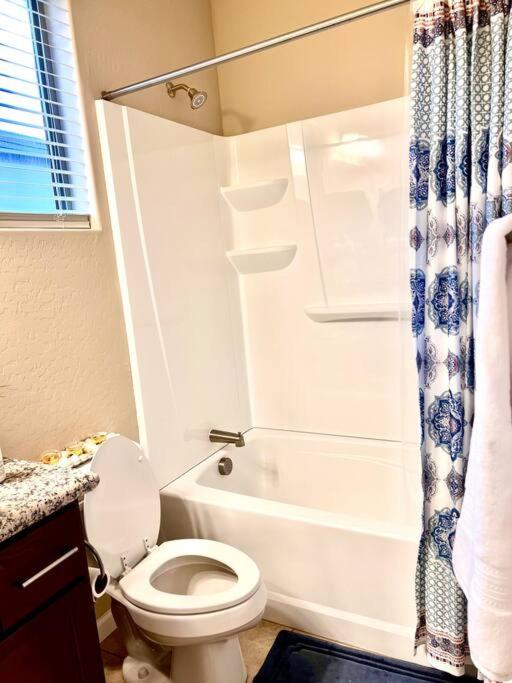 Upscale Fully Furnished Resort Home-Gated Golf Community view 4