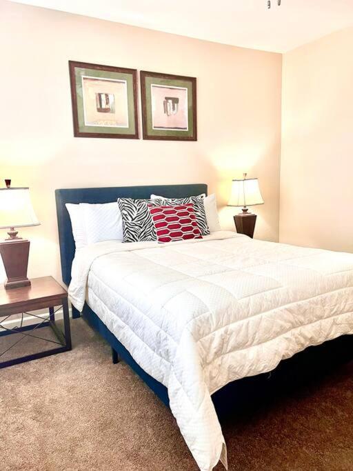 Upscale Fully Furnished Resort Home-Gated Golf Community view 5