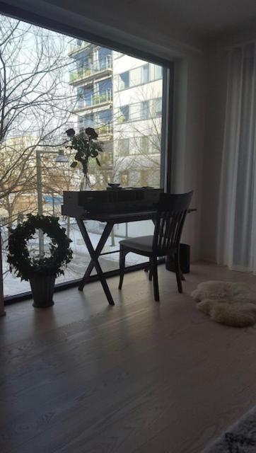 Shared Modern apartment with pets by the waterfront view 2