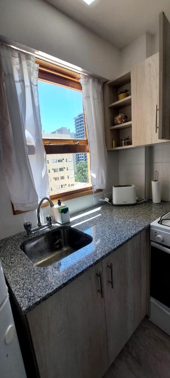 Monoambiente para 2 personas reciclado a nuevo a mts del mar en barrio La Perla