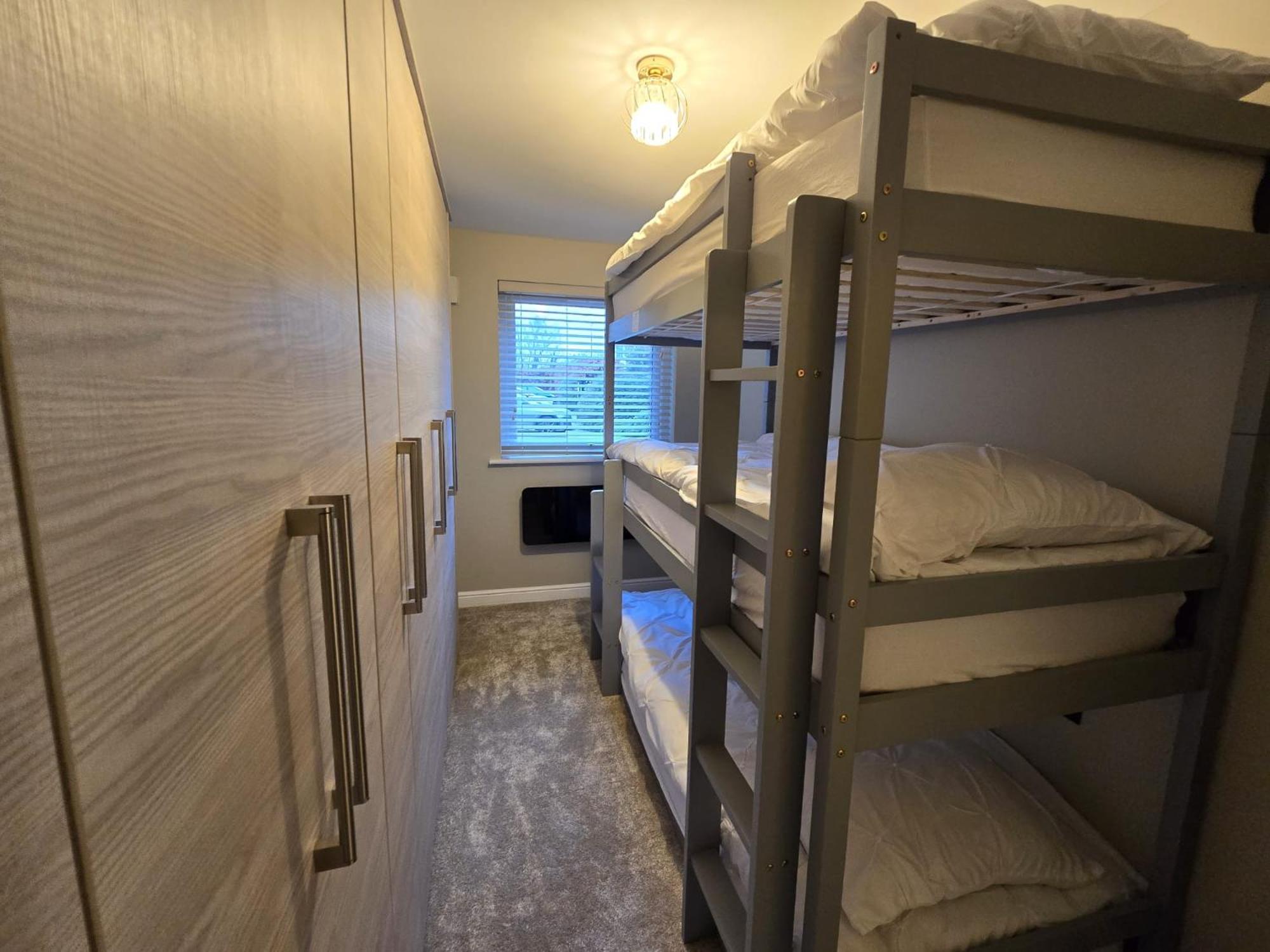 New 2 Bedroom Appartment In Manchester - Stretford - Old Trafford Close to Football-Cricket Ground & City Centre photo 3
