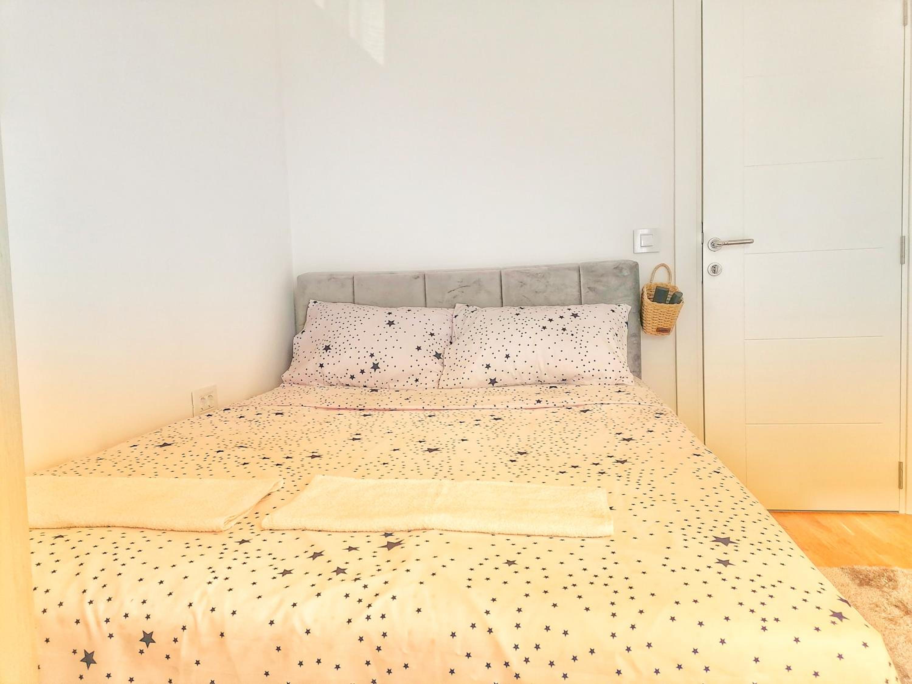 Golden Pine Lux view 4
