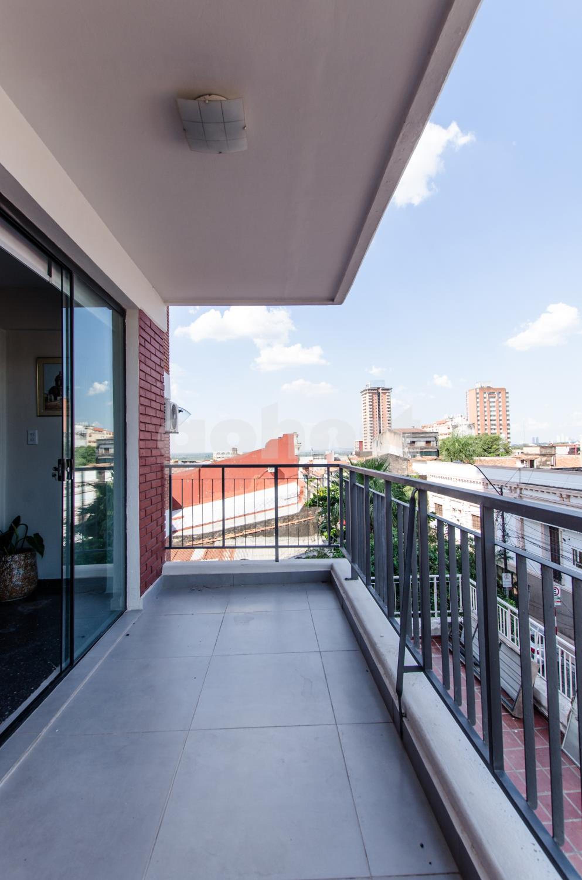 Spacious Apartment Located In Downtonwn Asuncion