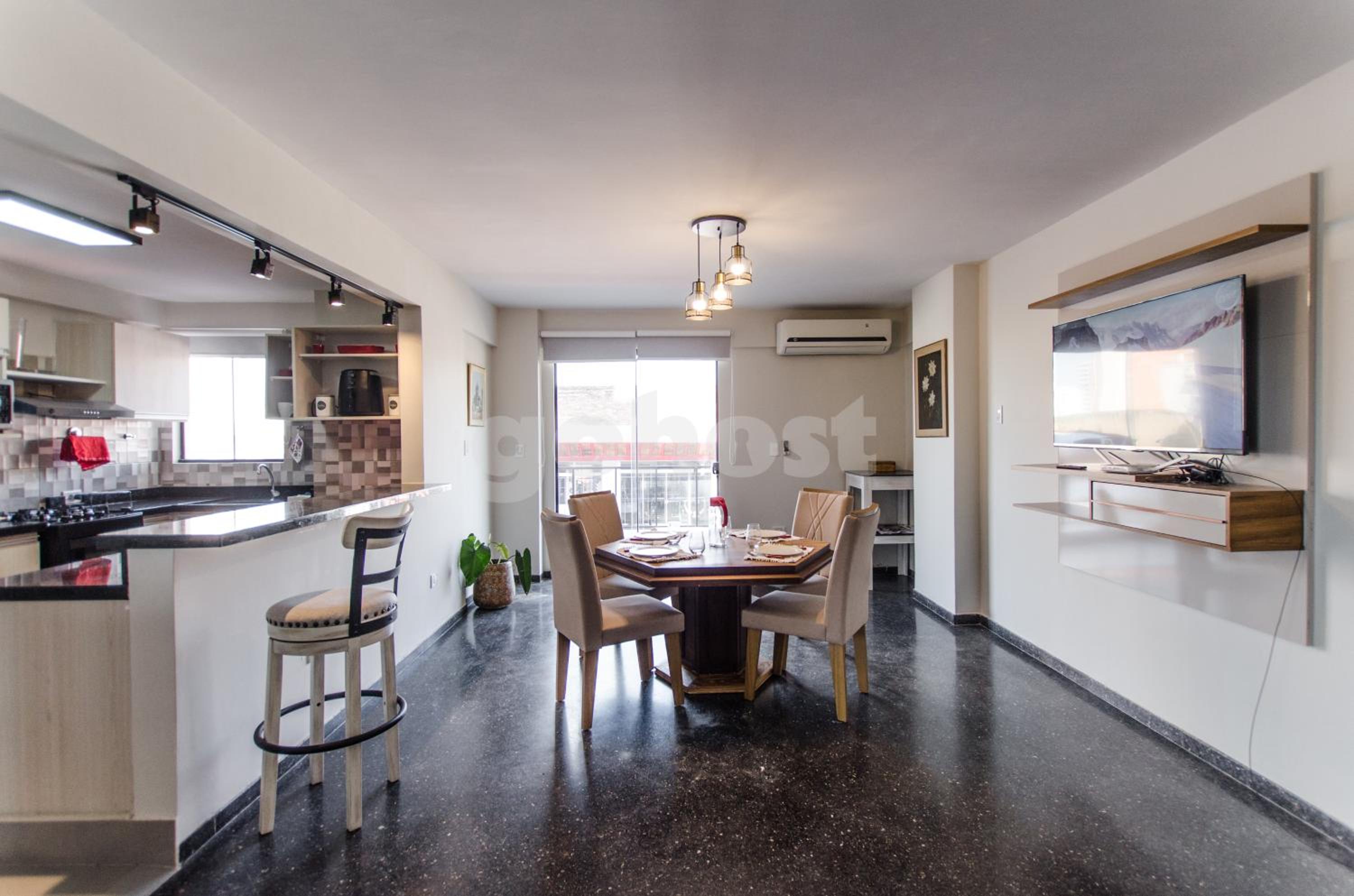 Spacious Apartment Located In Downtonwn Asuncion