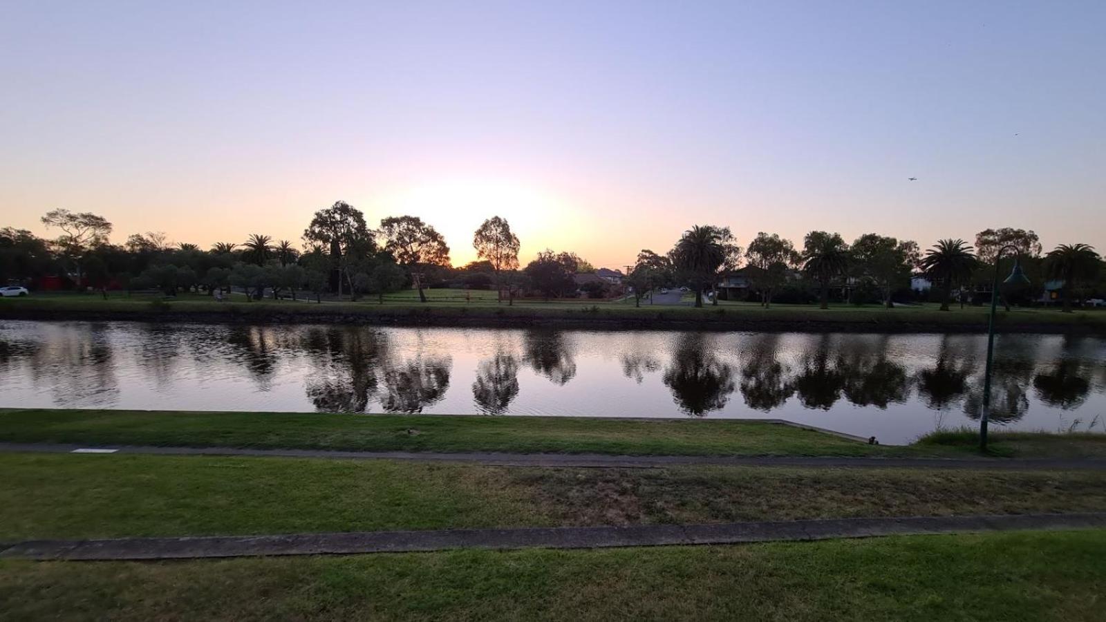 Unwind in style only 7km from CBD