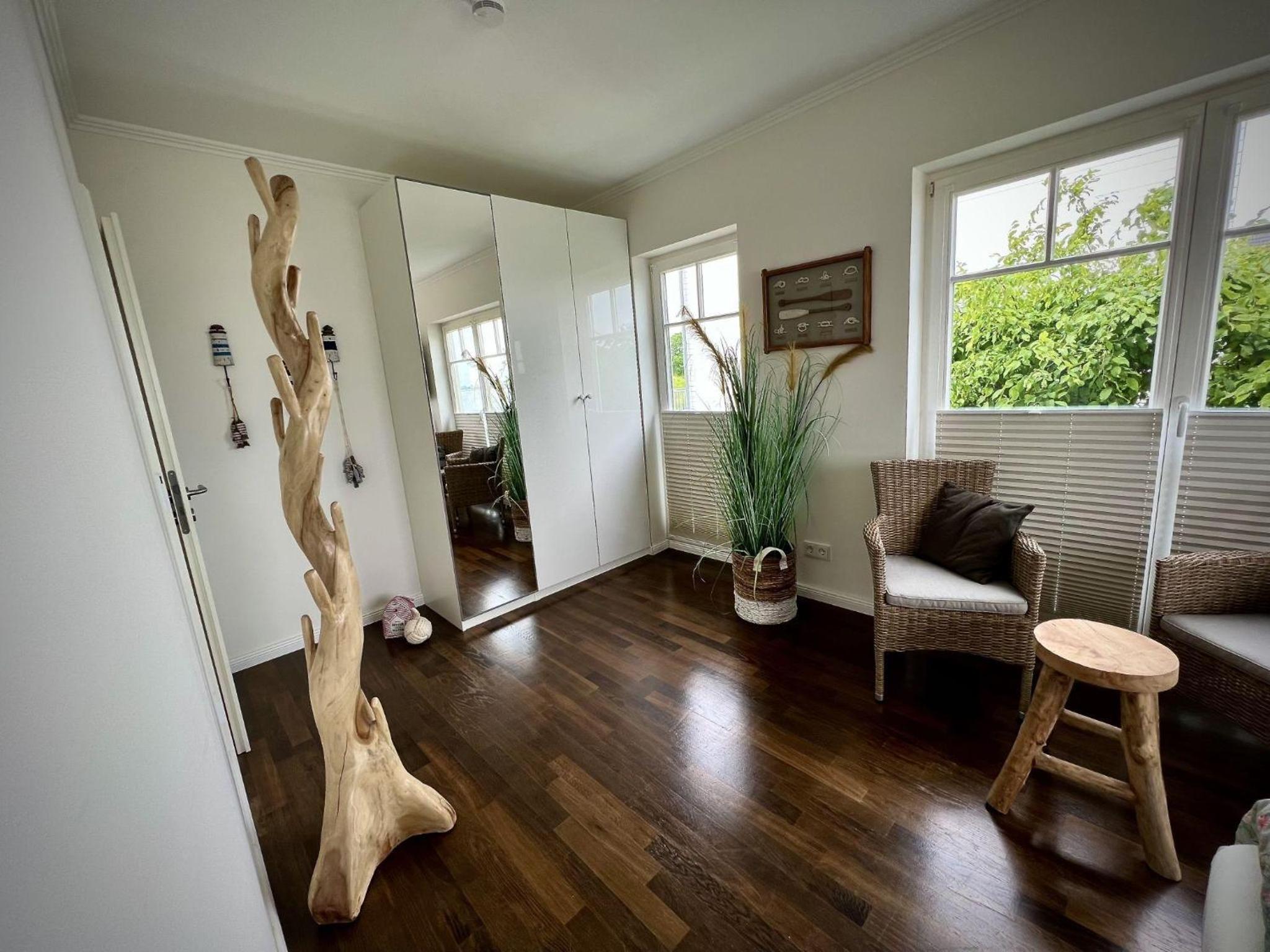 Ferienhaus-Sliminde-by-Seeblick-Ferien-direkte-Wasserlage-E-Ladesaeule-Sauna