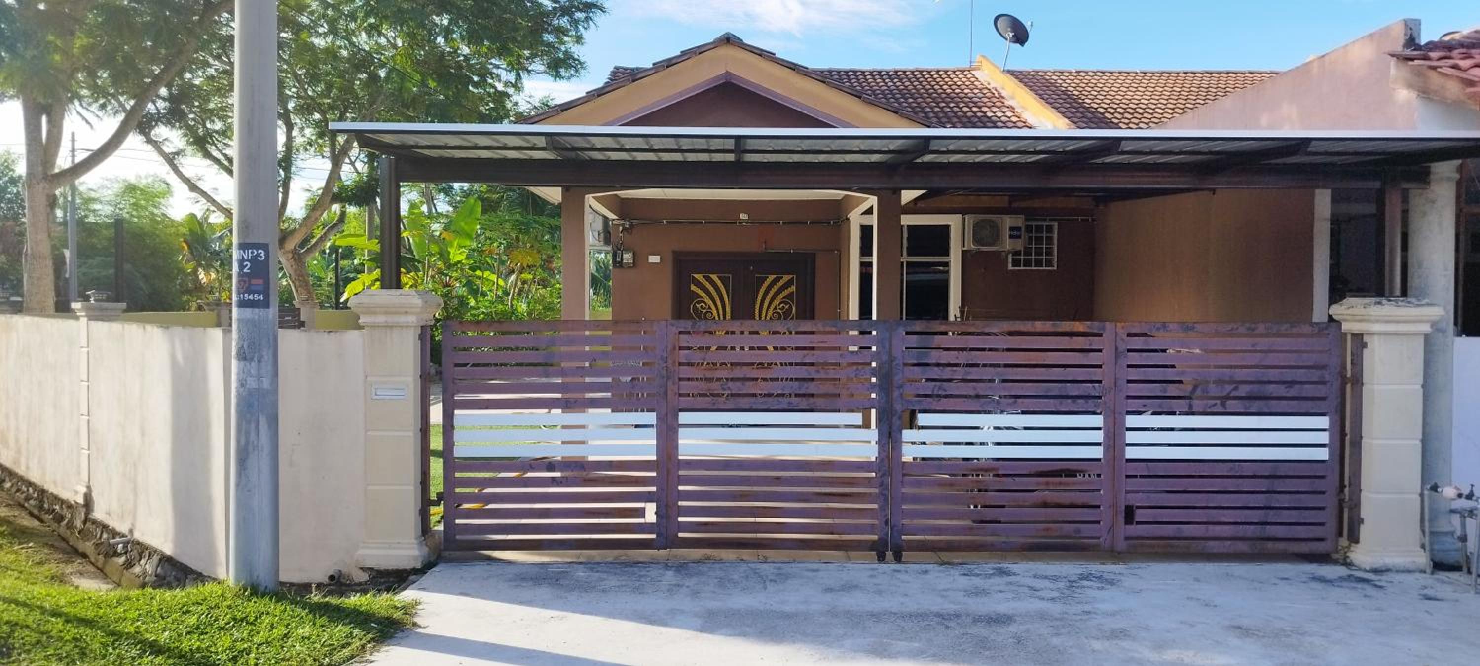Coklat Homestay Teluk Kemang Port Dickson photo 1