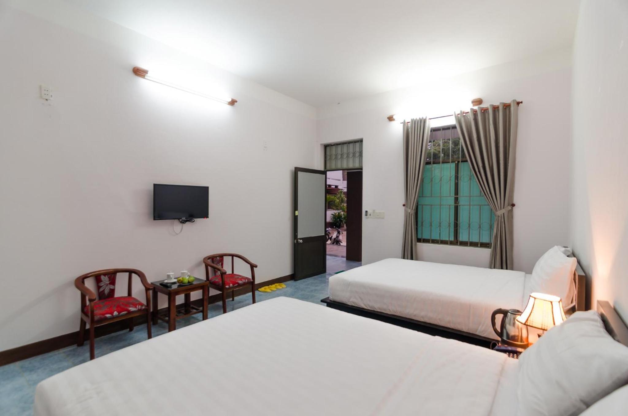 Thuy Loi Hotel view 4