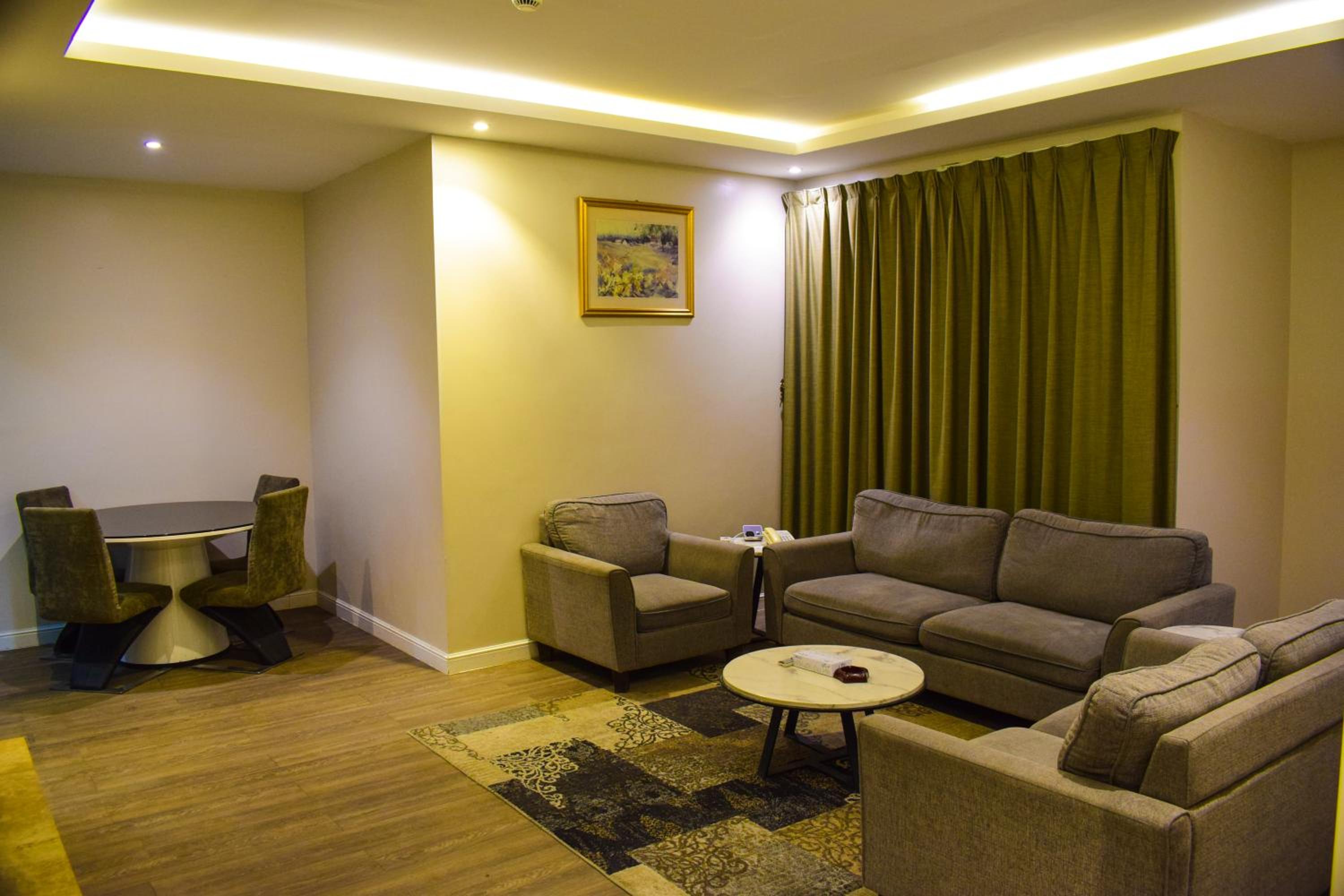 Arjan Qurtuba Served Apartments
