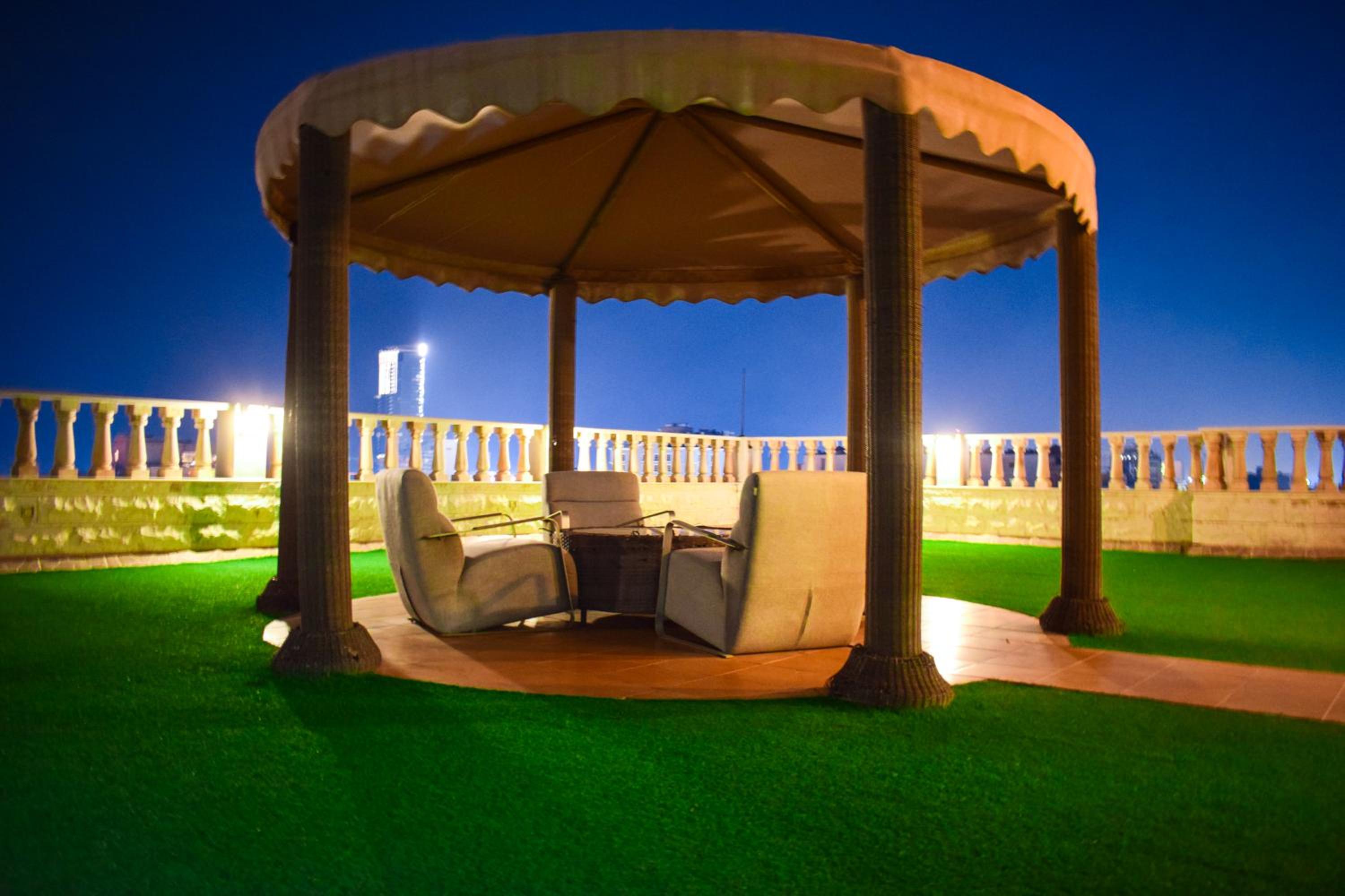 Arjan Qurtuba Served Apartments