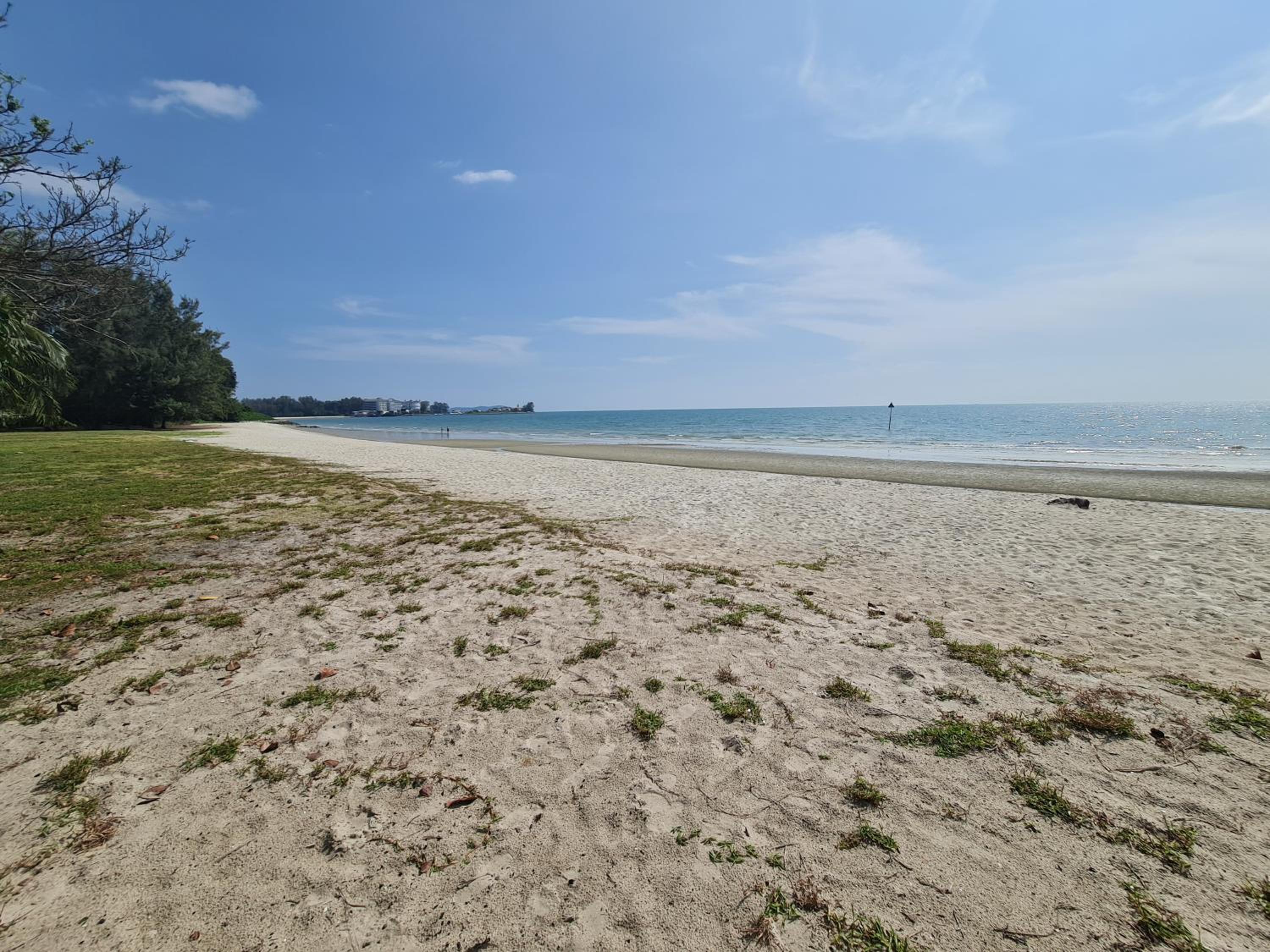 4-10pax Doorstep To PRIVATE BEACH "HEALING", WATERSPORT, Bbq Set, Pool, Wifi, 50"TV photo 6