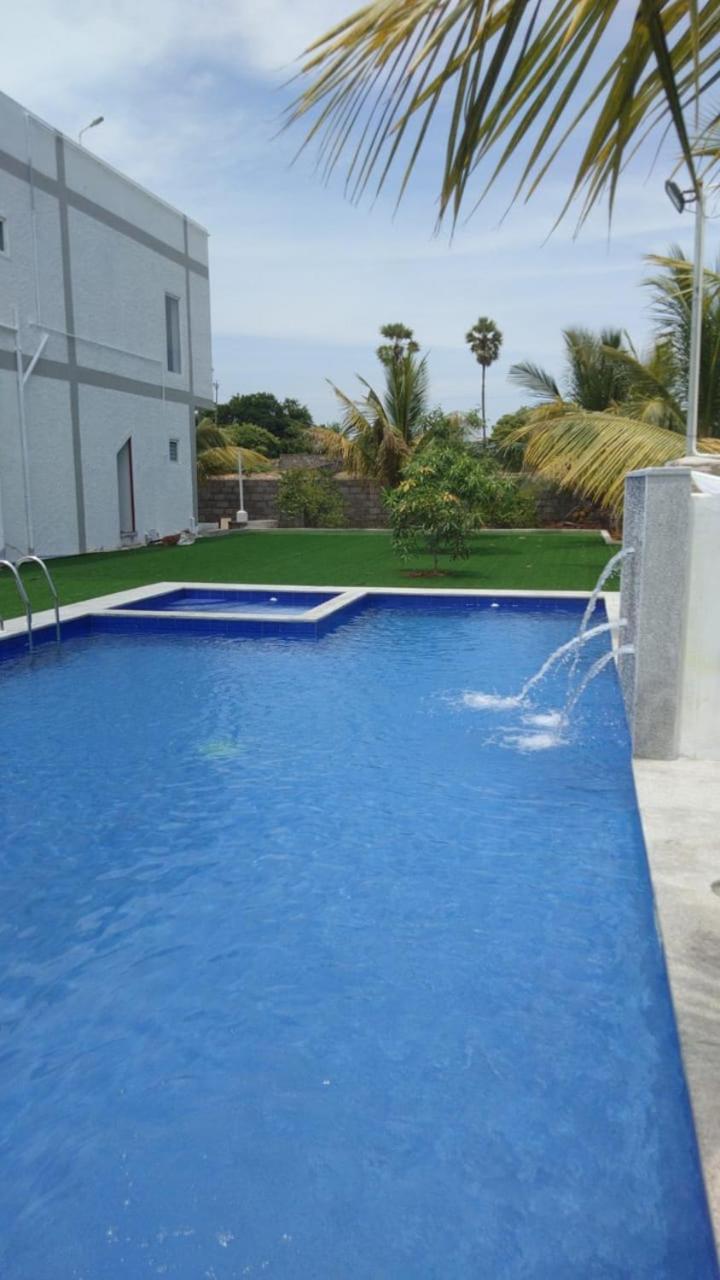 Photo 8