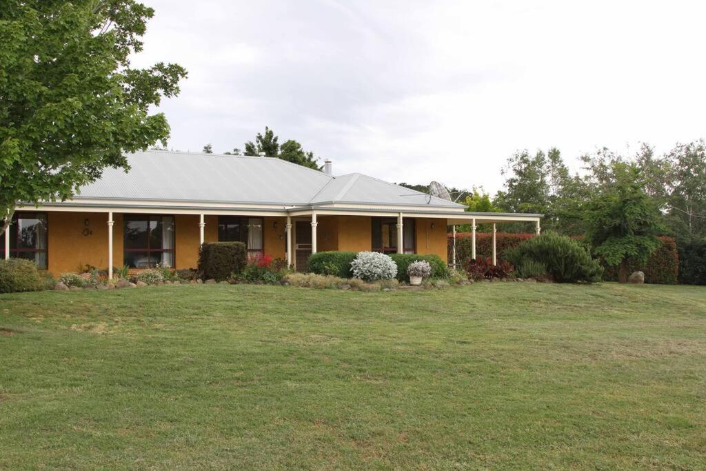 Topsys Corner - large rural house near Orange