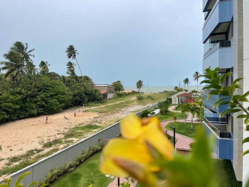Blue Beach pé na areia, Resort e praia