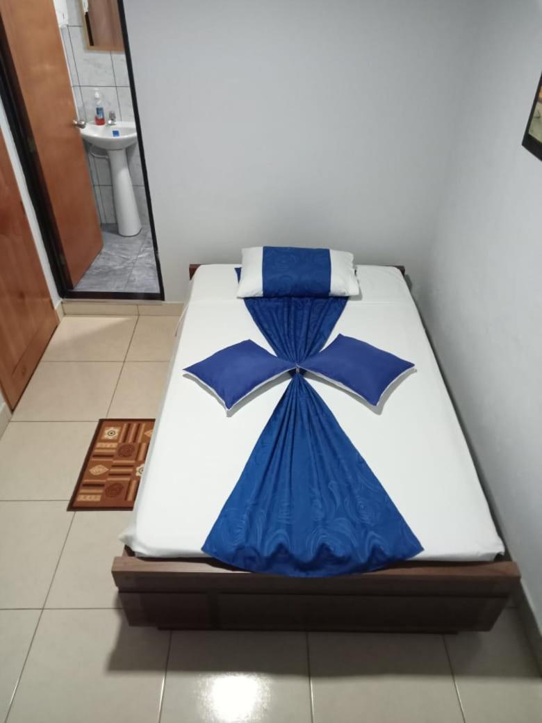 HOSTAL FAMAR