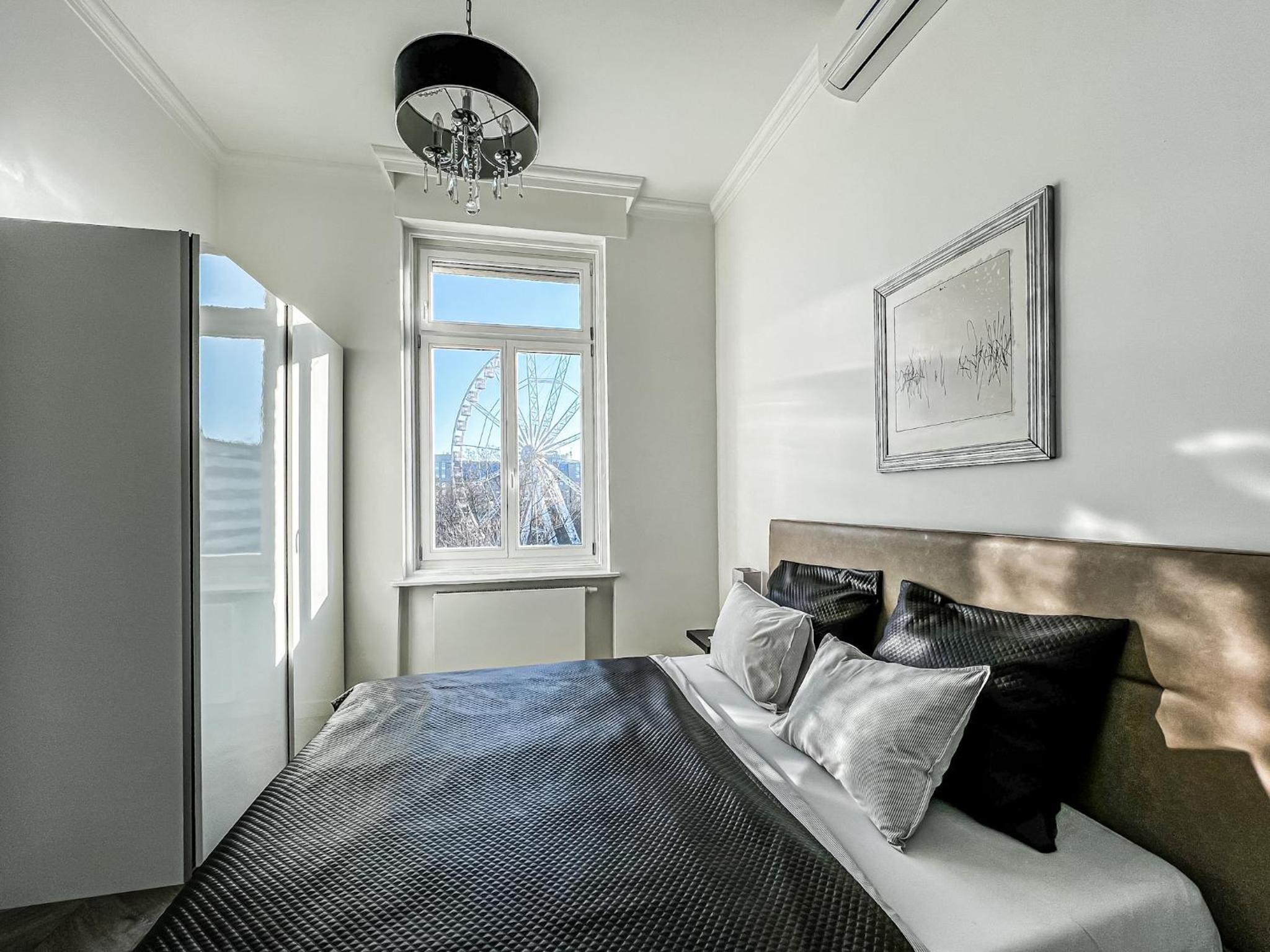 Global Living - Luxury Downtown Dreams on József view 4