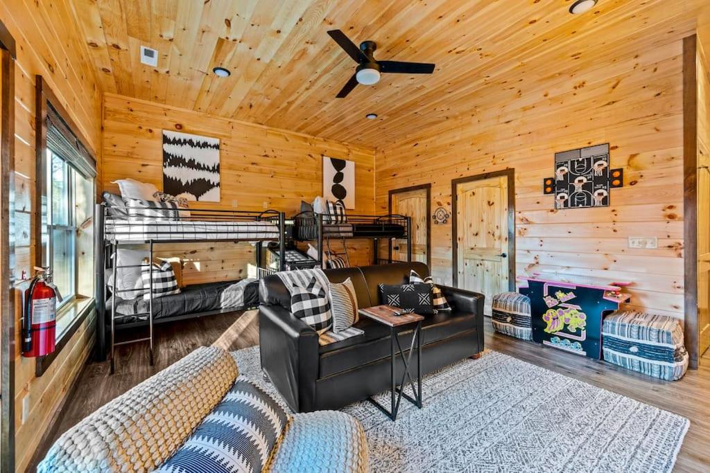 Top Rated Modern 3BD |Secluded |Fire Pit |Arcade