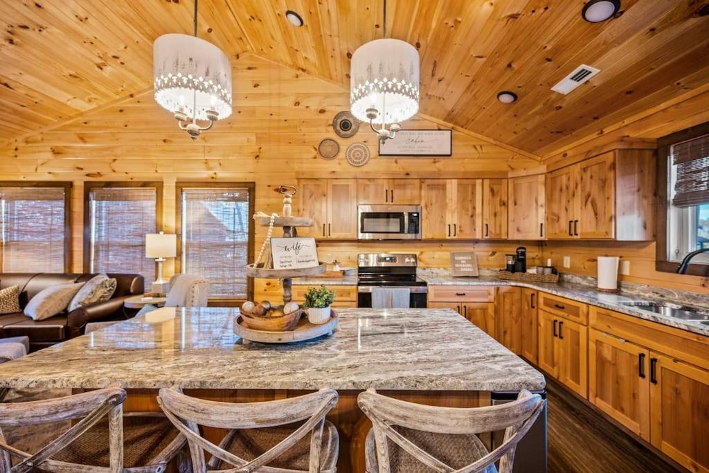 Top Rated Modern 3BD |Secluded |Fire Pit |Arcade