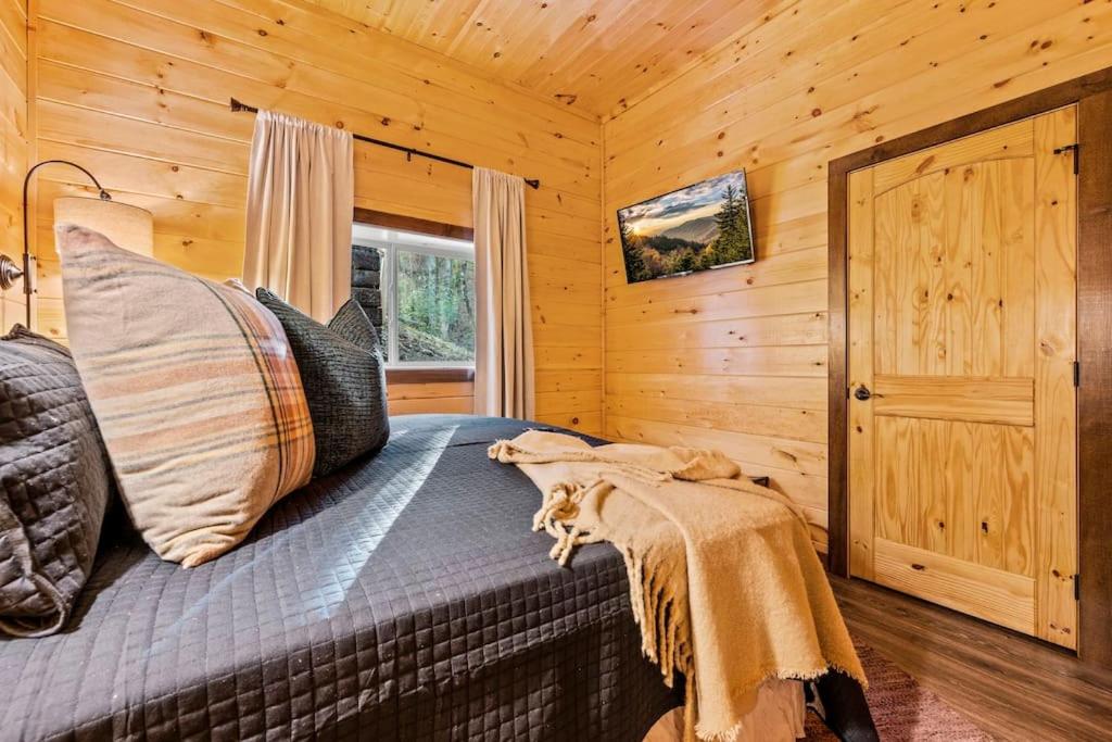 Top Rated Modern 3BD |Secluded |Fire Pit |Arcade