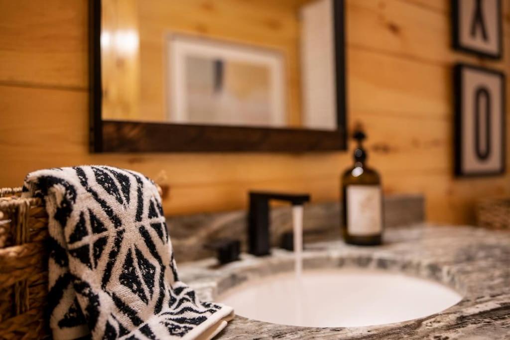 Top Rated Modern 3BD |Secluded |Fire Pit |Arcade