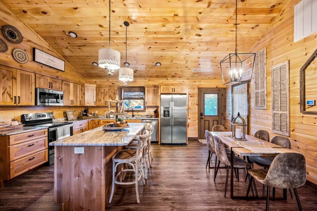 Top Rated Modern 3BD |Secluded |Fire Pit |Arcade