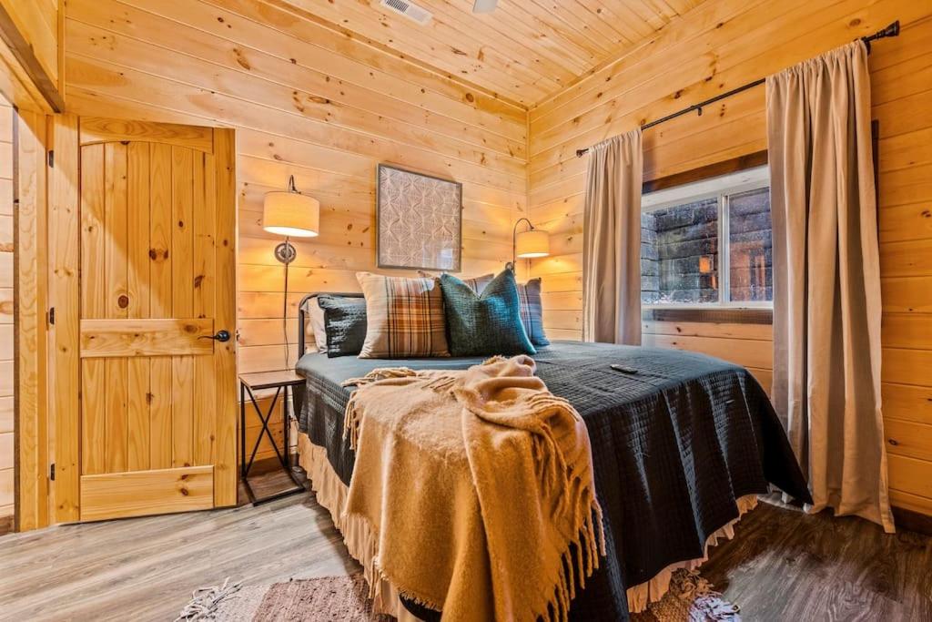 Top Rated Modern 3BD |Secluded |Fire Pit |Arcade