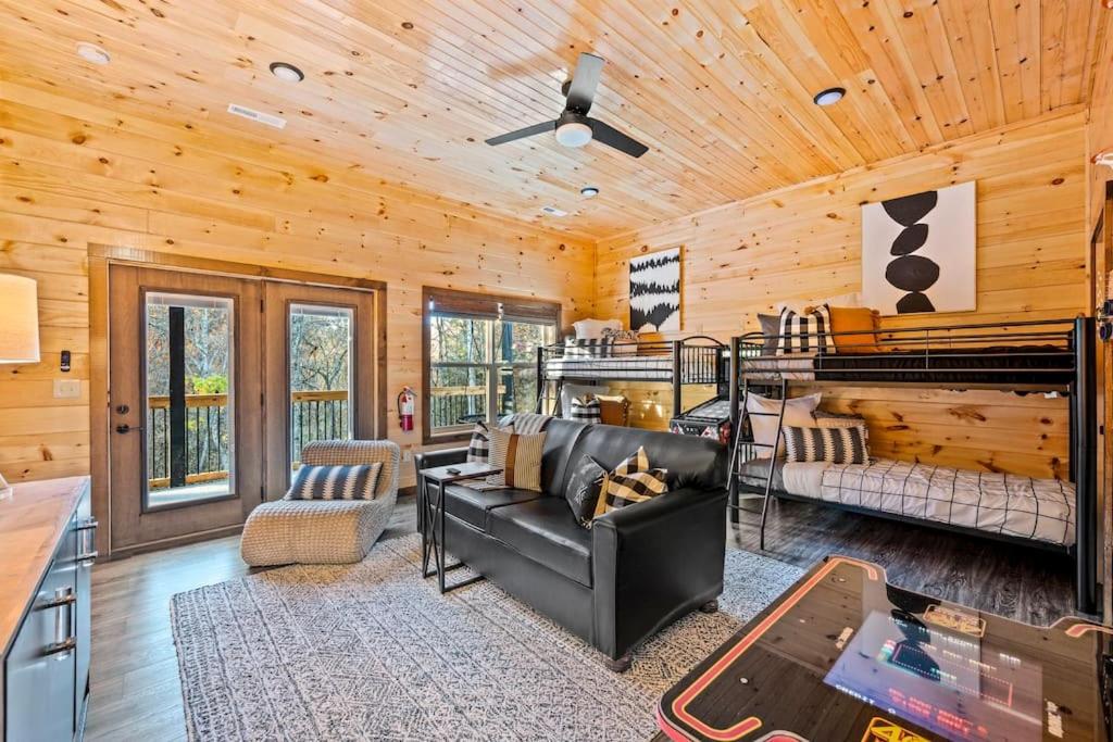 Top Rated Modern 3BD |Secluded |Fire Pit |Arcade