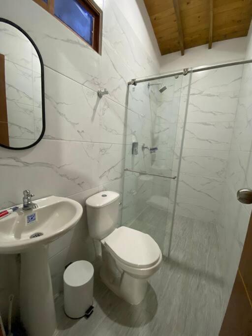 Cabaña Moderna con Jacuzzi y excelente vista San Gil -Pinchote