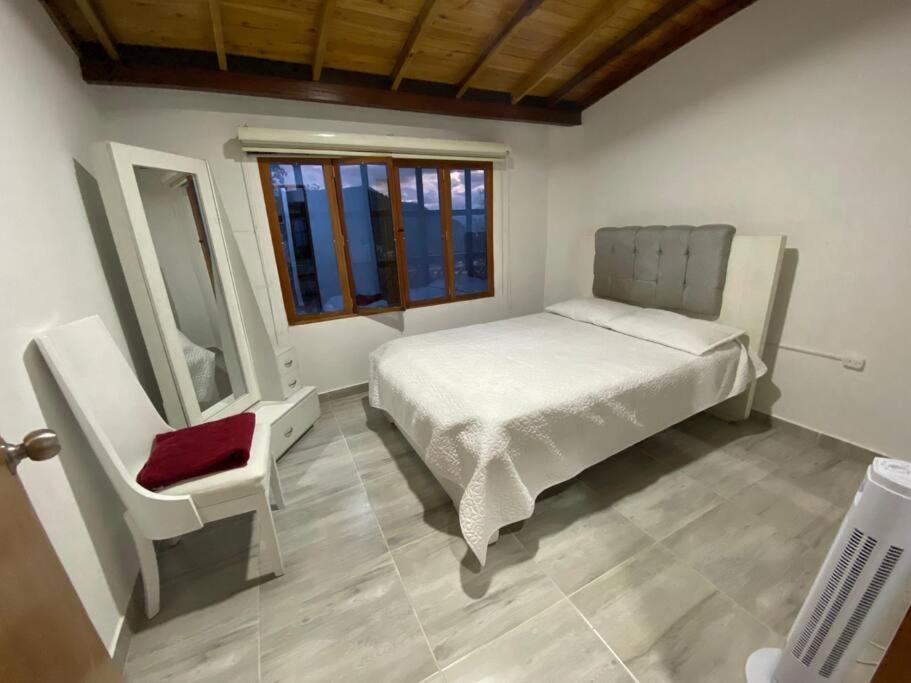 Cabaña Moderna con Jacuzzi y excelente vista San Gil -Pinchote