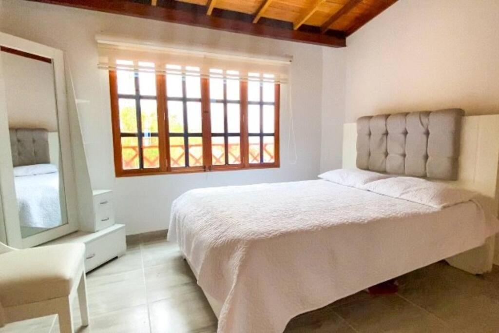 Cabaña Moderna con Jacuzzi y excelente vista San Gil -Pinchote