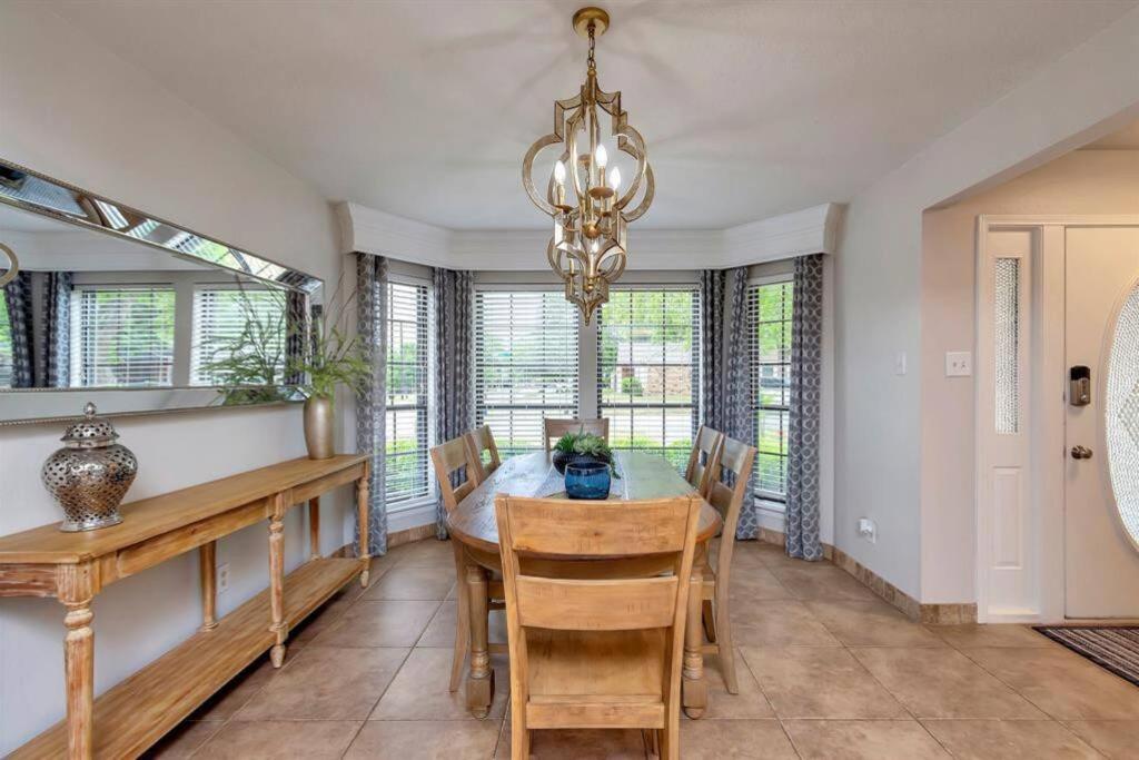 Grapevine Oasis, with Pool - Property Image 2