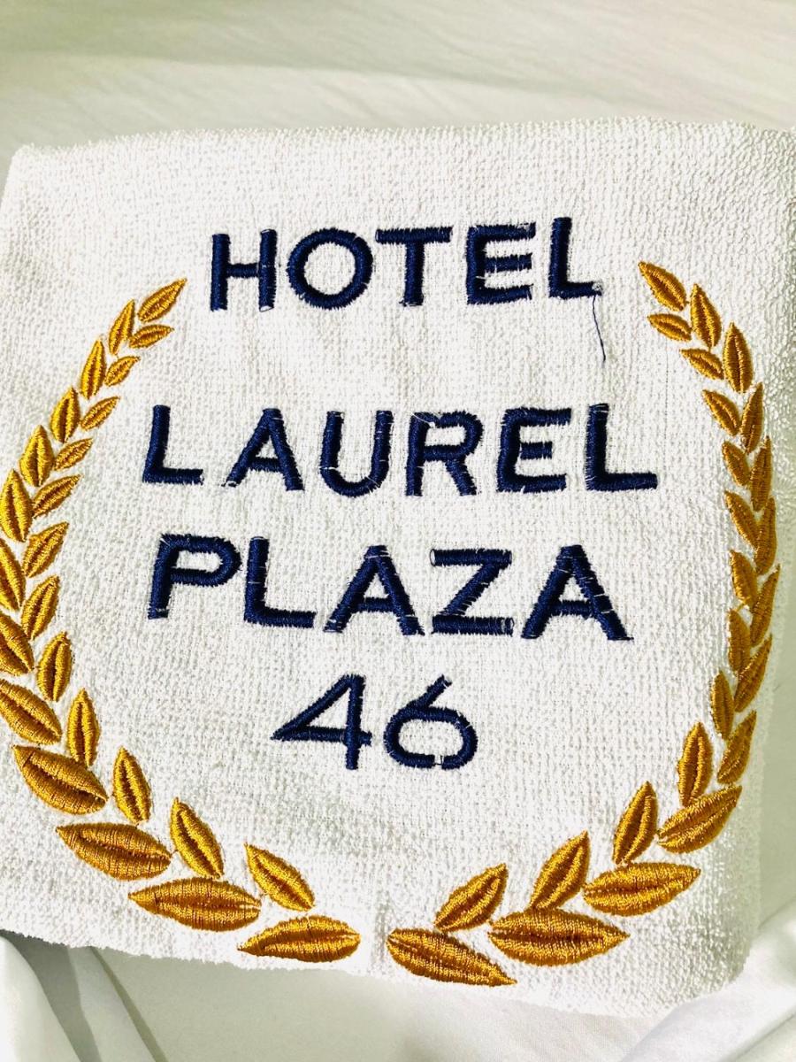 Laurel plaza