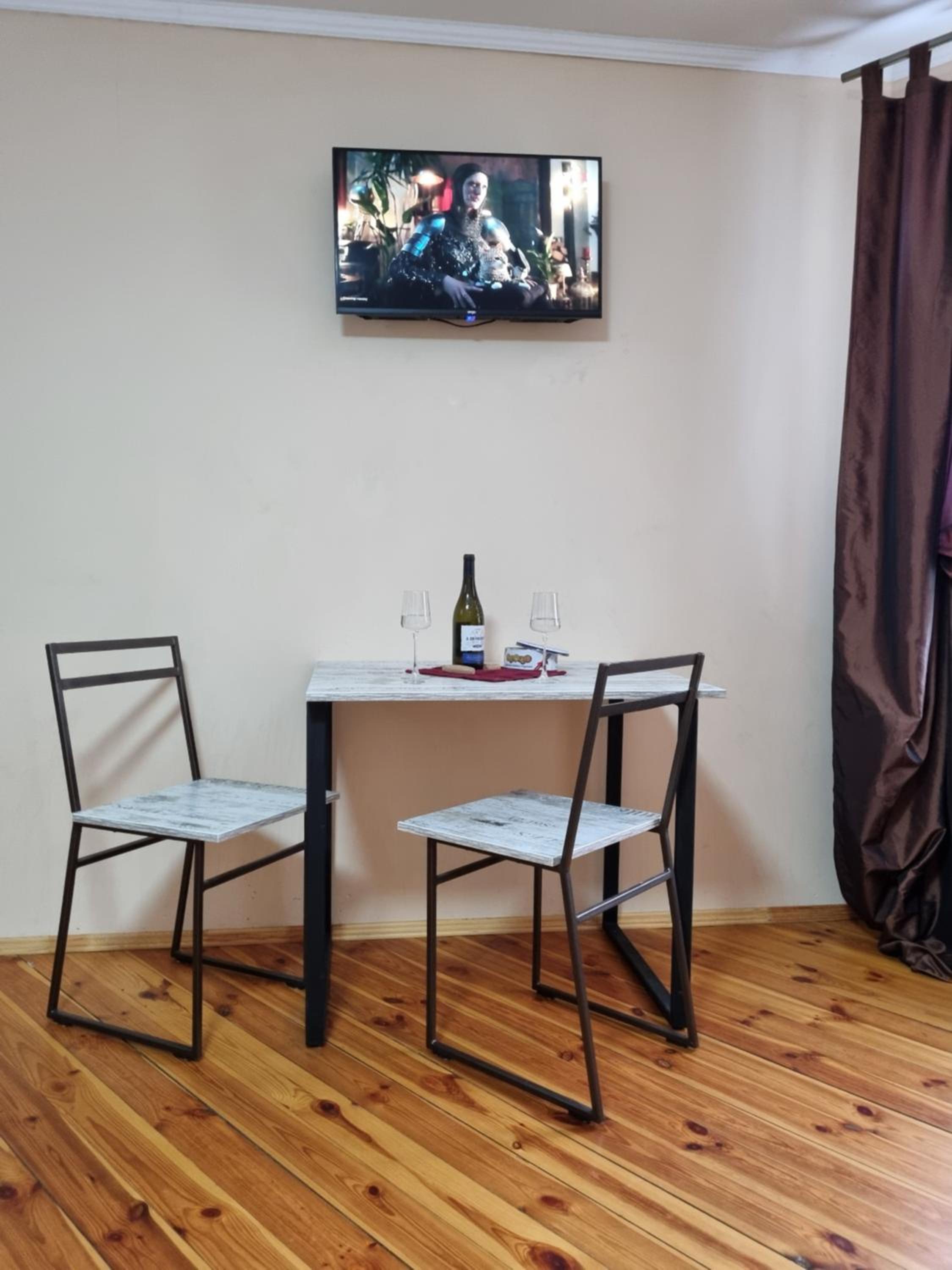 ARTAPARTMENTS-center view 5