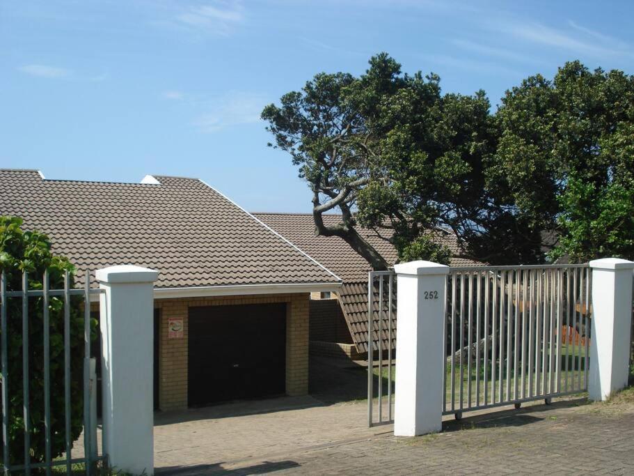 Umzumbe Beach House