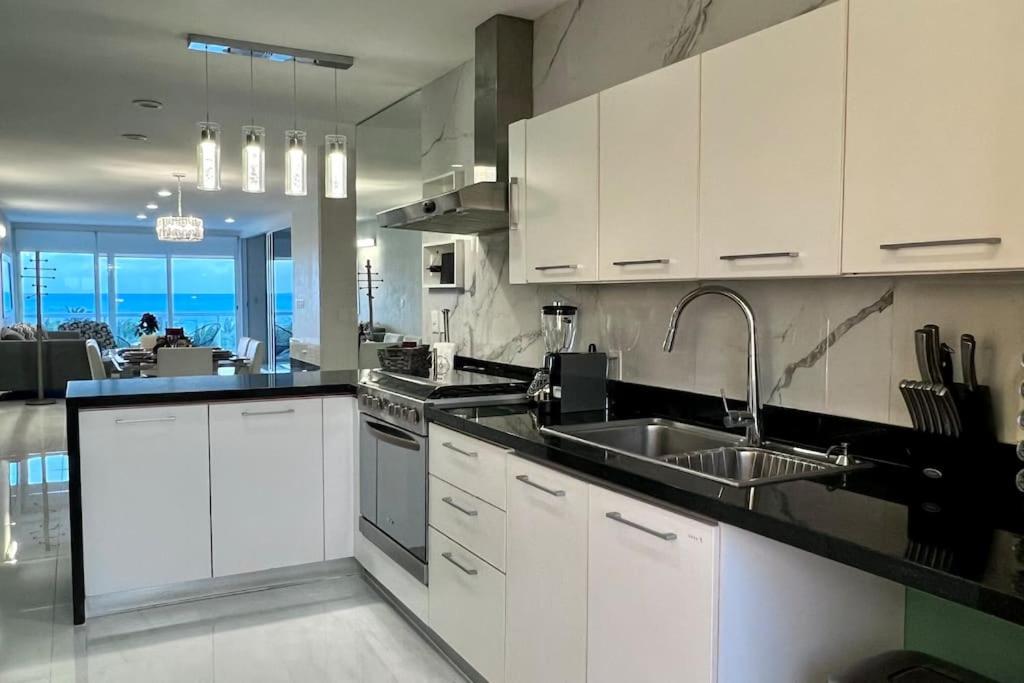 LUXURY CONDO BEACHFRONT