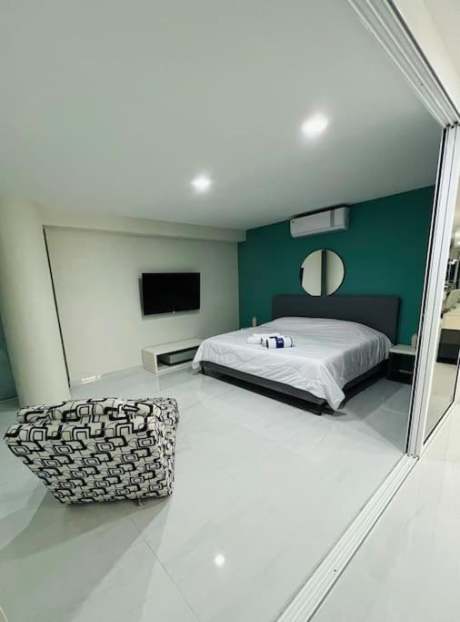 LUXURY CONDO BEACHFRONT